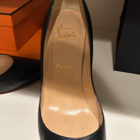 Christian LOUBOUTIN Black Apostrophy pumps 38 - Picture 3 of 5